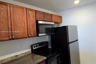 498 NW 165th St Rd, Miami, FL 33169 - Photo 5