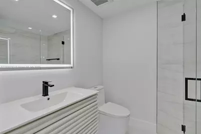 1840 NE 199th St, Miami, FL 33179 - Photo 27