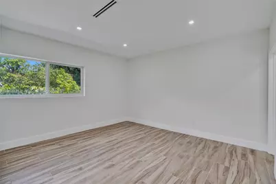 1840 NE 199th St, Miami, FL 33179 - Photo 17