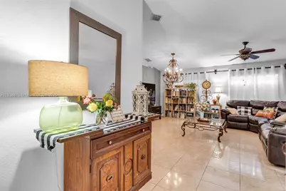 25237 SW 133rd Pl, Homestead, FL 33032 - Photo 11