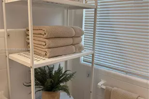 323 New Mexico St, Hollywood, FL 33019 - Photo 15