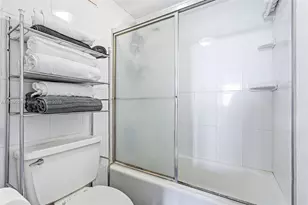 2899 Collins Ave, Miami Beach, FL 33140 - Photo 11