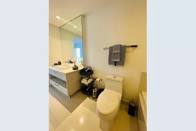55 SW 9th St #3308, Miami, FL 33130 - Photo 7