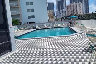 137 Golden Isles Dr, Hallandale Beach, FL 33009 - Photo 19