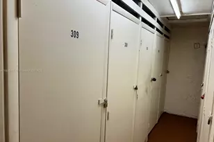 371 S Hollybrook Dr, Pembroke Pines, FL 33025 - Photo 49