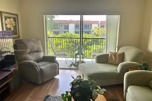 371 S Hollybrook Dr, Pembroke Pines, FL 33025 - Photo 3