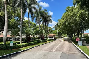 371 S Hollybrook Dr, Pembroke Pines, FL 33025 - Photo 53