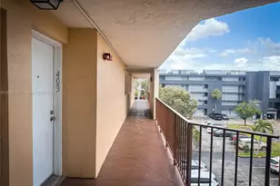 8840 Fontainebleau Blvd, Miami, FL 33172 - Photo 11