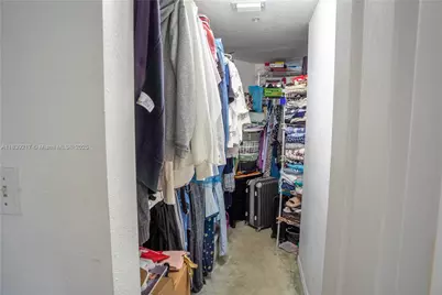 17425 NW 75th Pl #101, Hialeah, FL 33015 - Photo 15