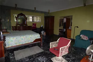 290 NE 108th St, Miami, FL 33161 - Photo 27