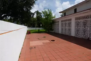 290 NE 108th St, Miami, FL 33161 - Photo 29