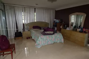 290 NE 108th St, Miami, FL 33161 - Photo 19