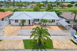 323 NW 136th Pl, Miami, FL 33182 - Photo 3