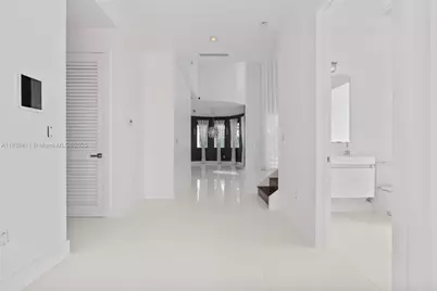10431 NW 68th Ter, Doral, FL 33178 - Photo 13