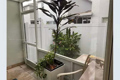 6006 Plum Pl, Tamarac, FL 33321 - Photo 21