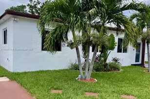 330 W 40th Pl, Hialeah, FL 33012 - Photo 3