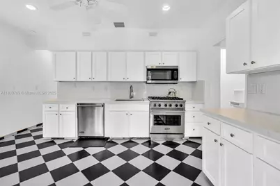 924 Belle Meade Island Dr, Miami, FL 33138 - Photo 21
