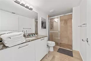 41 SE 5th St, Miami, FL 33131 - Photo 23