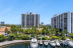 3598 Yacht Club Dr, Aventura, FL 33180 - Photo 37