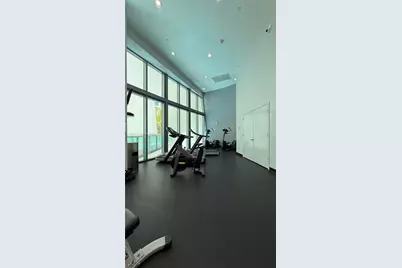 6000 Collins Ave #323, Miami Beach, FL 33140 - Photo 25