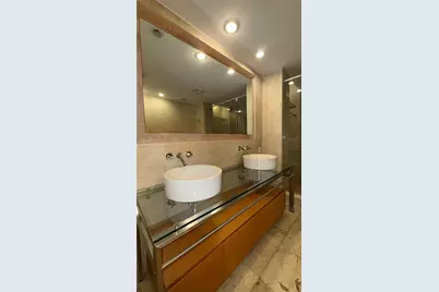 6000 Collins Ave #323, Miami Beach, FL 33140 - Photo 21