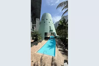 6000 Collins Ave #323, Miami Beach, FL 33140 - Photo 27