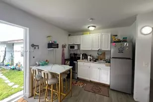 7230 NW 3rd St, Miami, FL 33126 - Photo 9