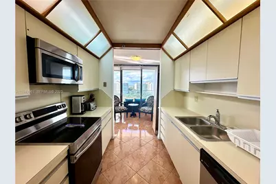 19707 Turnberry Way #15B, Aventura, FL 33180 - Photo 11