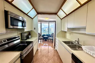 19707 Turnberry Way, Aventura, FL 33180 - Photo 11