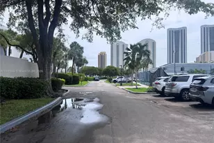 324 Poinciana Dr, Sunny Isles Beach, FL 33160 - Photo 51