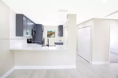 9431 Boca Cove Cir #1009, Boca Raton, FL 33428 - Photo 5