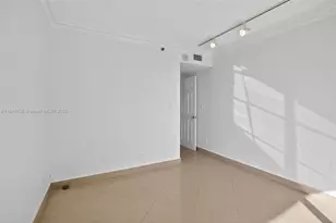 20185 E Country Club Dr, Aventura, FL 33180 - Photo 31