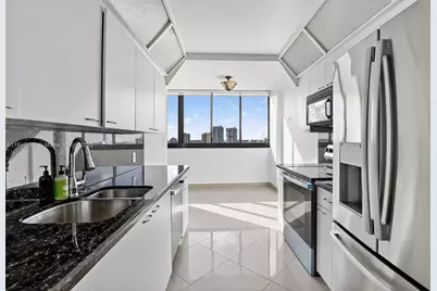 20185 E Country Club Dr #1405, Aventura, FL 33180 - Photo 17