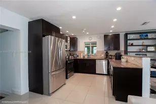 5901 NE 4th Ave, Oakland Park, FL 33334 - Photo 7