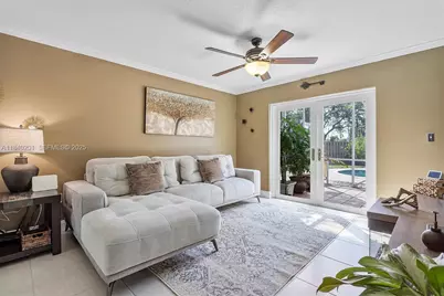 5998 SW 112th Dr, Cooper City, FL 33330 - Photo 5