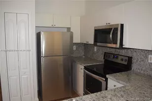 17720 NW 73rd Ave, Hialeah, FL 33015 - Photo 9