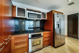 1900 N Bayshore Dr, Miami, FL 33132 - Photo 3