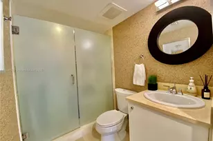 19900 E Country Club Dr, Aventura, FL 33180 - Photo 21