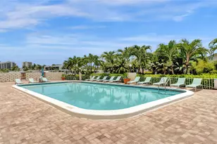 401 Golden Isles Dr, Hallandale Beach, FL 33009 - Photo 27