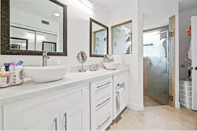 9384 NW 8th Cir, Plantation, FL 33324 - Photo 13