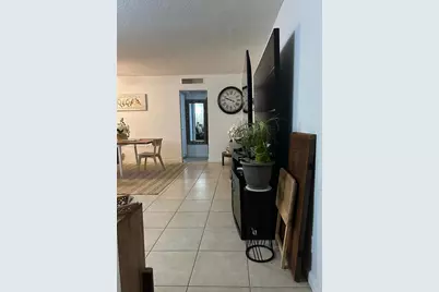 1100 NE 1st Ct #104, Hallandale Beach, FL 33009 - Photo 15