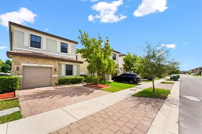 3419 W 109th Pl, Hialeah, FL 33018 - Photo 3