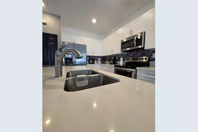 3419 W 109th Pl, Hialeah, FL 33018 - Photo 37