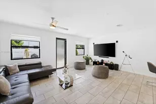 3419 W 109th Pl, Hialeah, FL 33018 - Photo 9