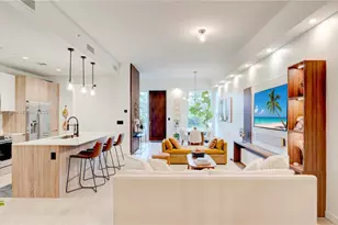 545 SW 11th St, Miami, FL 33129 - Photo 13