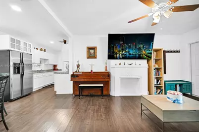 370 NE 87th St, El Portal, FL 33138 - Photo 7