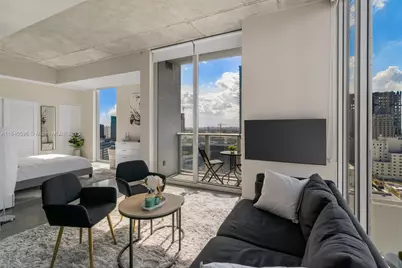 151 SE 1st St #2110, Miami, FL 33131 - Photo 3