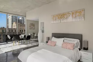 151 SE 1st St, Miami, FL 33131 - Photo 11