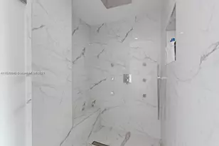 300 South Pointe Dr, Miami Beach, FL 33139 - Photo 27