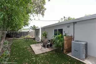 5901 NE 4th Ave, Oakland Park, FL 33334 - Photo 3